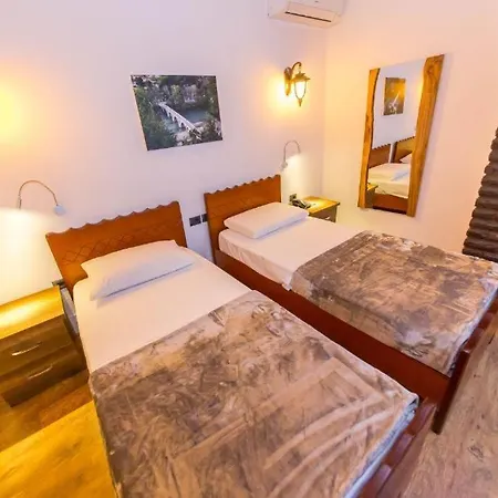 Heraklis Hotel