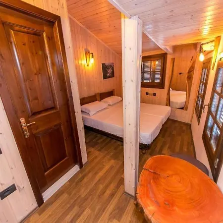 Szálloda Heraklis Hotel 3*