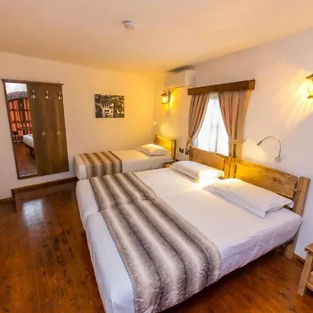 Heraklis Hotel Szálloda Berat