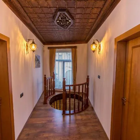 Heraklis Hotel 3* Berat